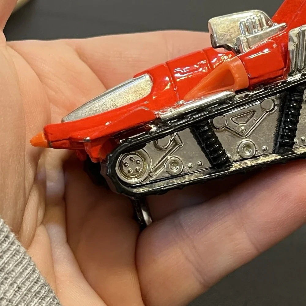 Vintage 1992 Hot Wheels Anteater Jet Tank Red Silver Black Mattel Diecast